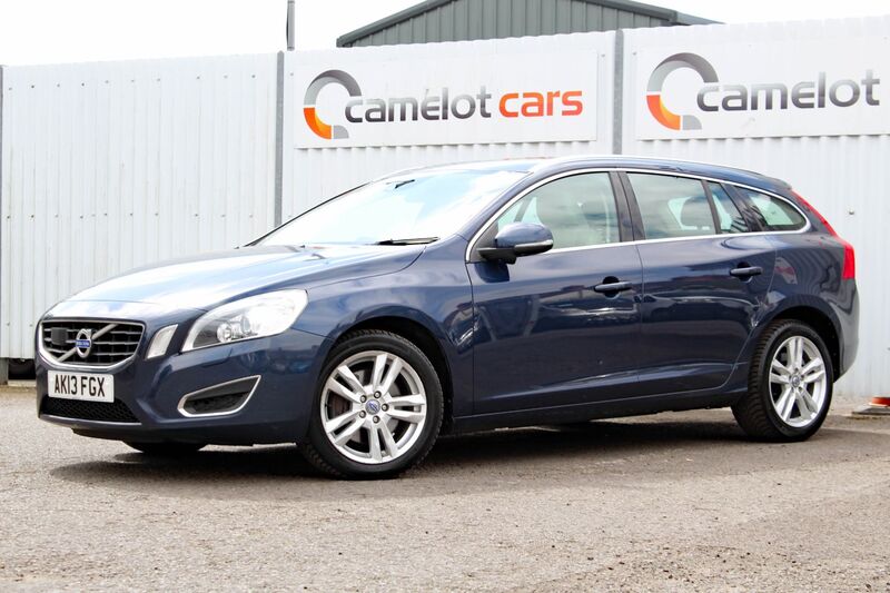 VOLVO V60 2.4 D5 SE LUX NAV 2013