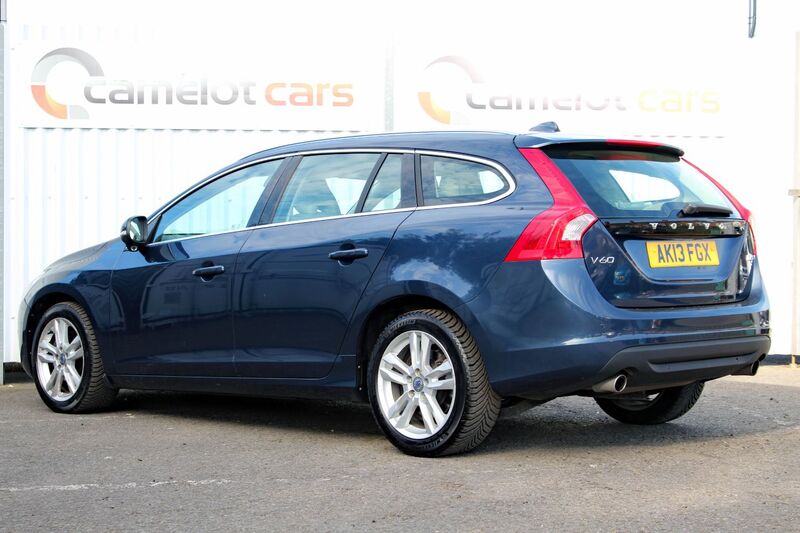 VOLVO V60 2.4 D5 SE LUX NAV 2013