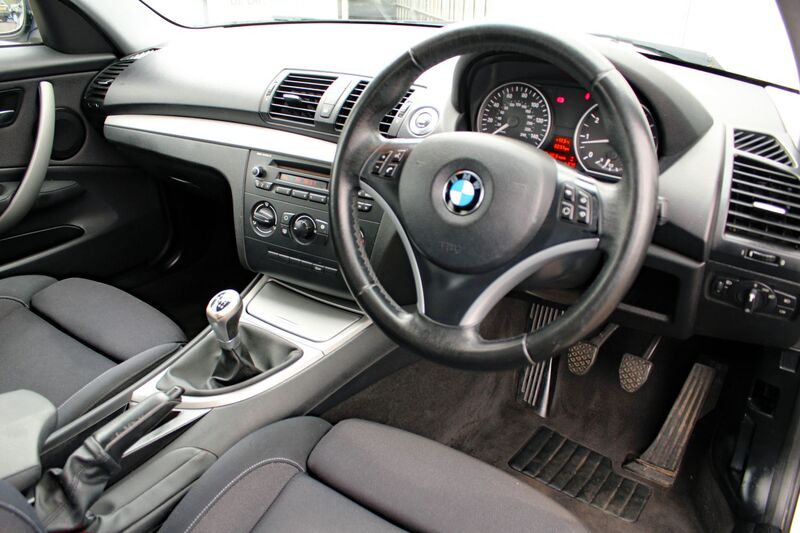 BMW 1 SERIES 116i SPORT 2010